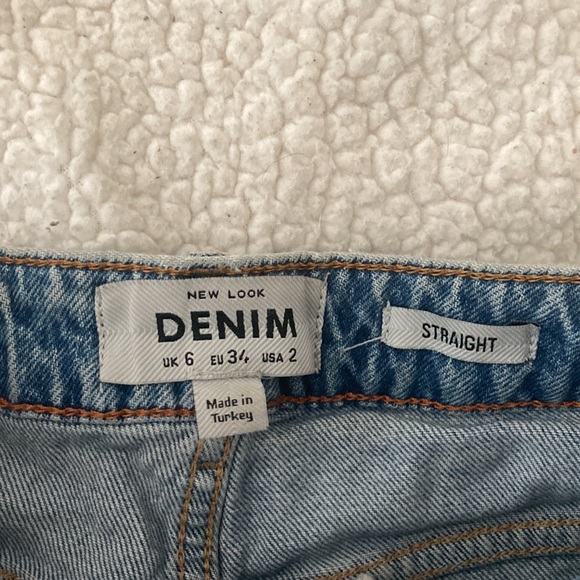 Women’s Denim Shorts - Picture 2 of 3
